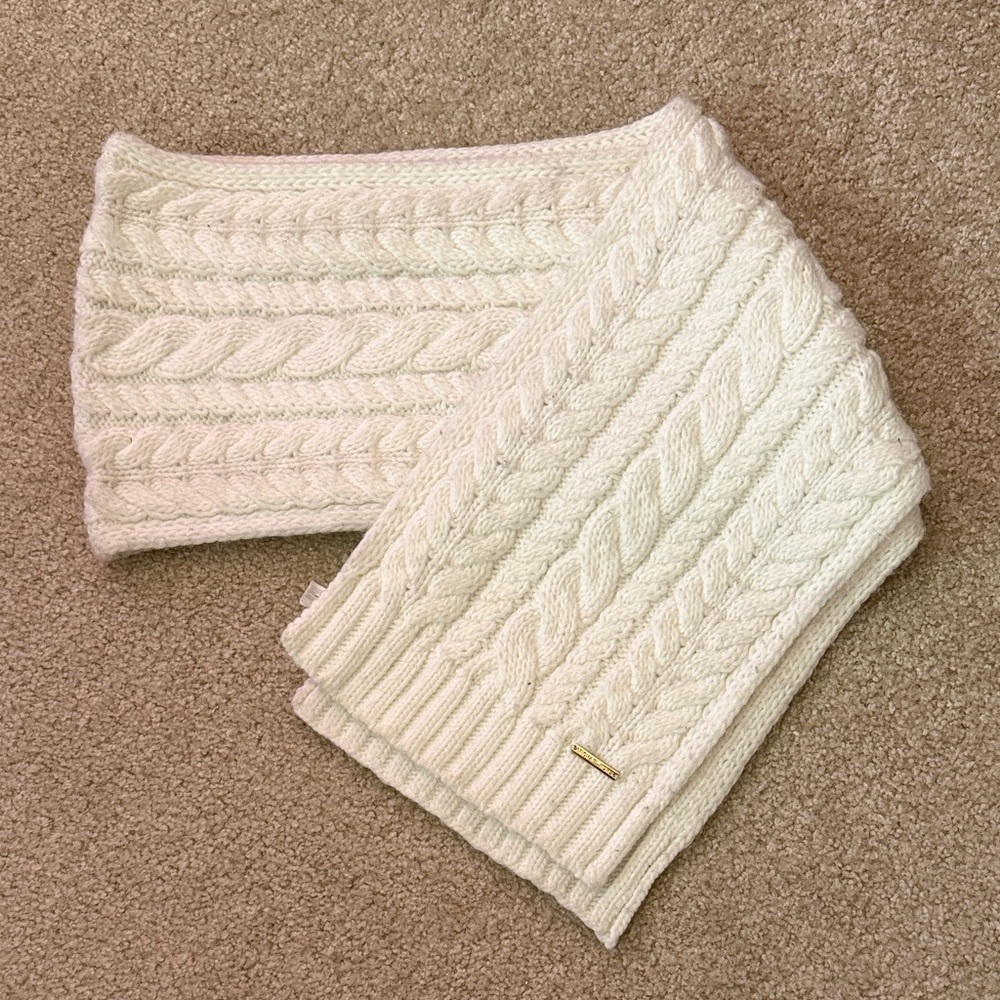Michael kors white soft knit scarf